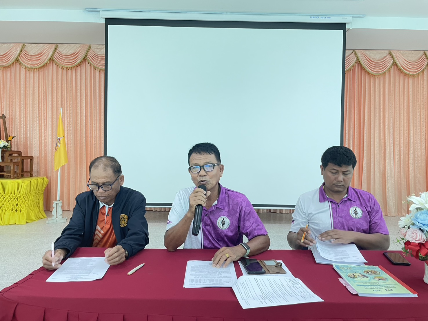 ประชุมคณะผู้บริหาร หัวหน้าส่วนราชการและพนักงานส่วนตำบล ประจำเดือนตุลาคม 2568